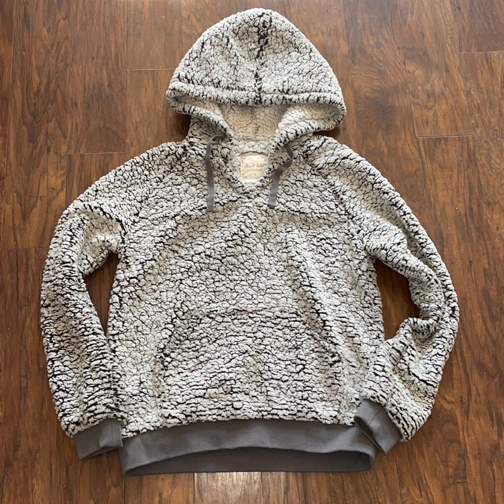 Altar’d State medium pullover Sherpa!